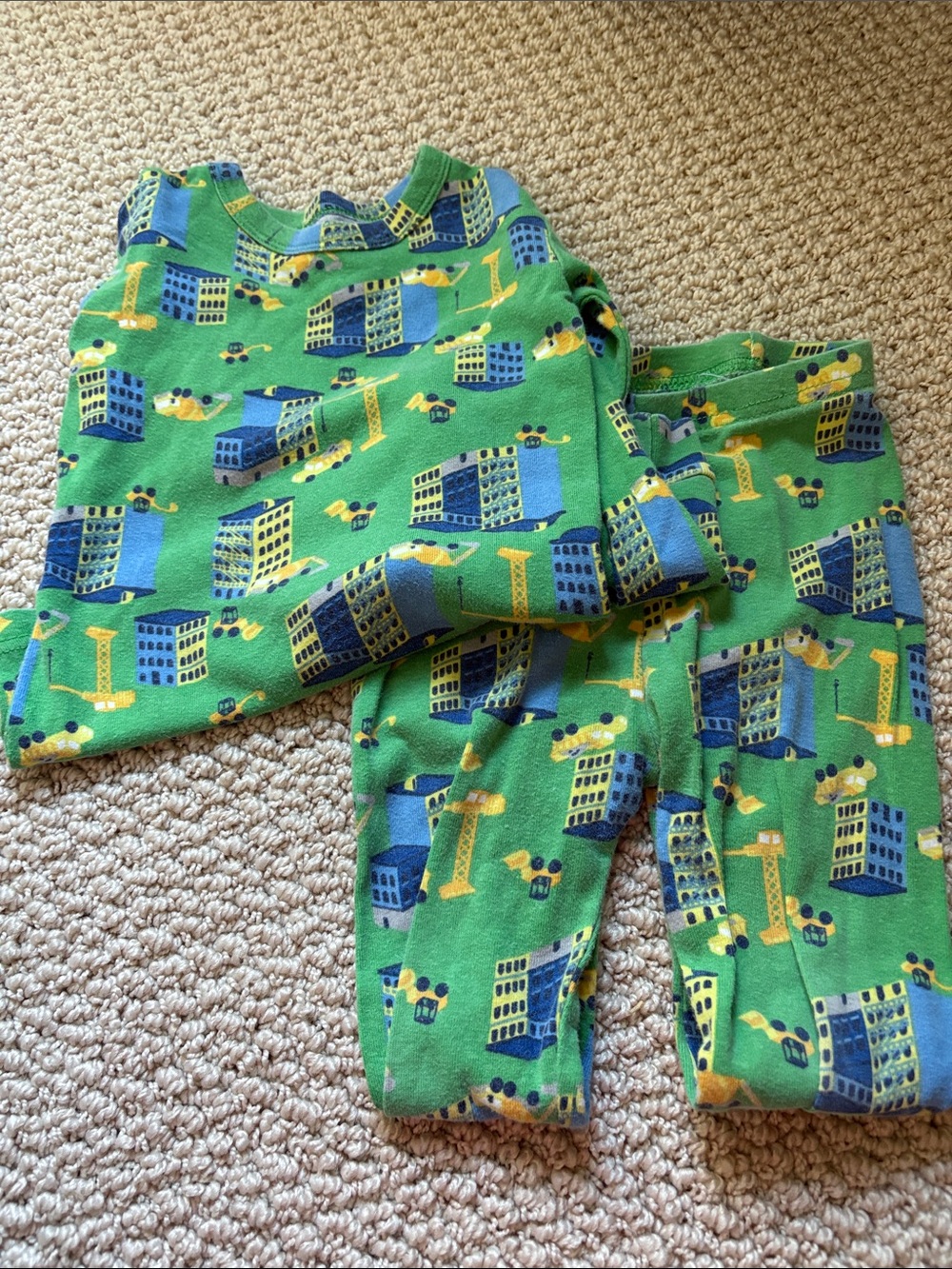 Baby GAP Green Pajama Set with Blue and Yellow Construction Print 4T